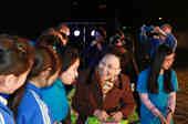 中国妇女发展基金会自闭症日点亮中央电视塔蓝灯