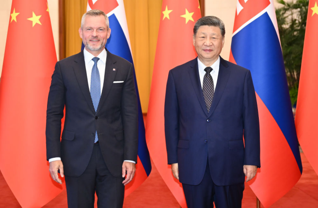 习近平同斯洛伐克总统佩列格里尼会谈
